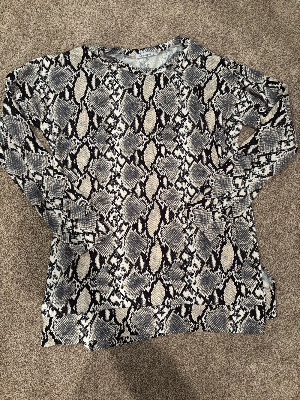 Snake-Print Long Sleeve Tee - Gray/Black